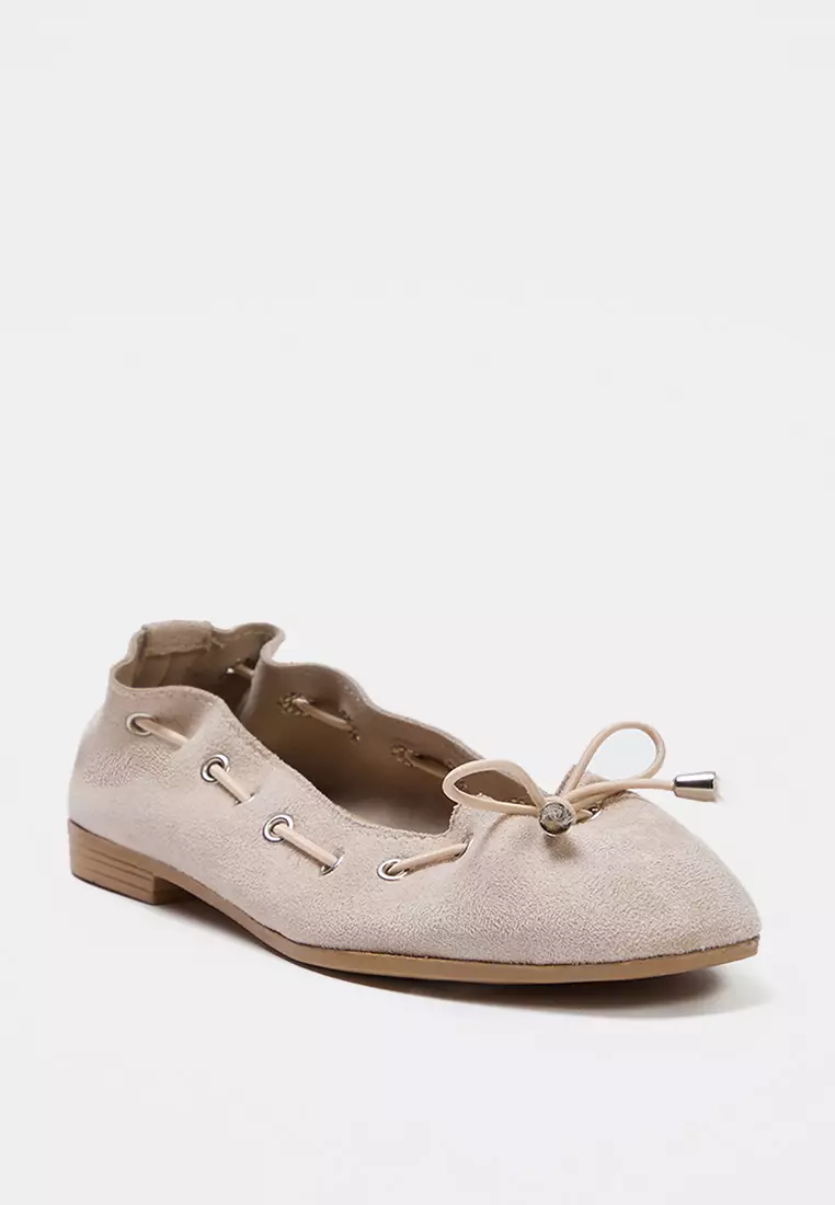 Lacing Almond Toe Ballerinas