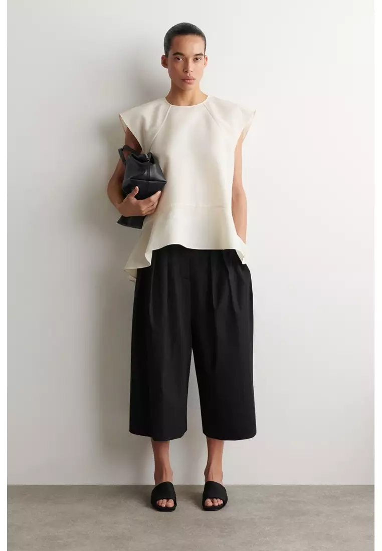 FLARED CAP-SLEEVE TOP