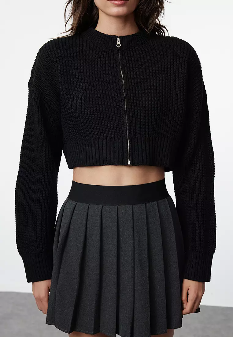 Black Crop Wadding Detailed Knitwear Cardigan TWOAW25HI00020