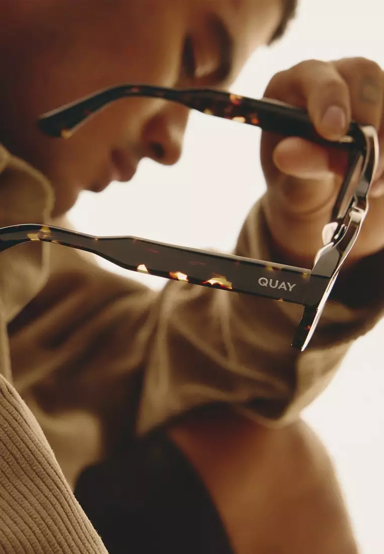 QUAY Exec Optical Eyeglasses - Dark Tort