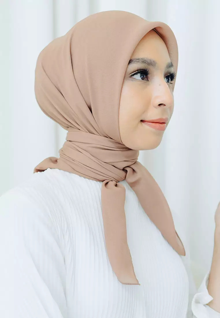 Polly Cotton (Hijab Segiempat Bella Square) Cappuccino