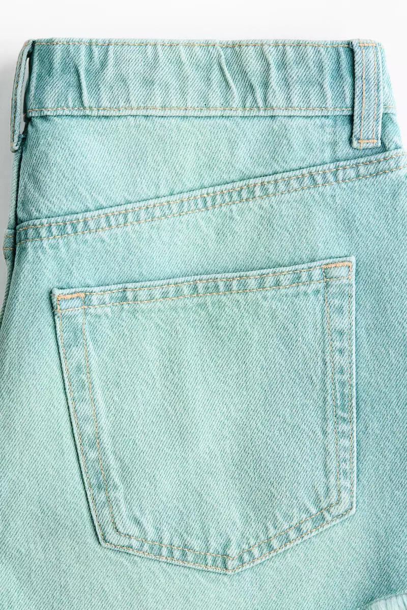 Frayed denim shorts
