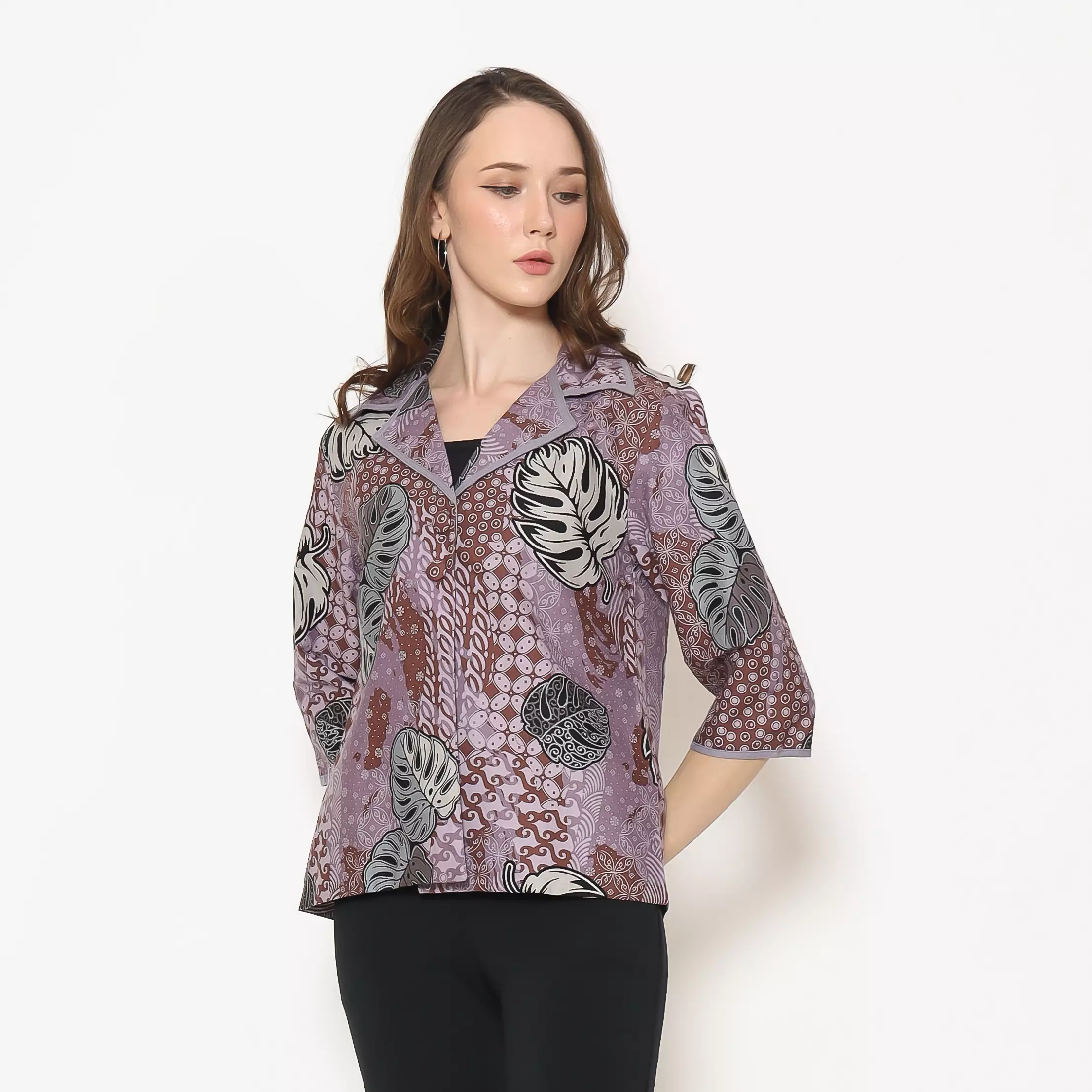 Blazer Batik Wanita - Bhatara Batik Kirei - Atasan Batik Modern Lengan Panjang