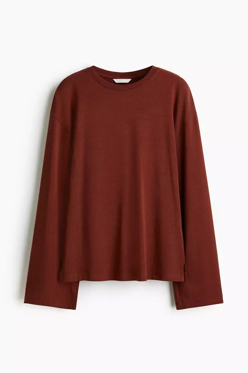 Long-sleeved top