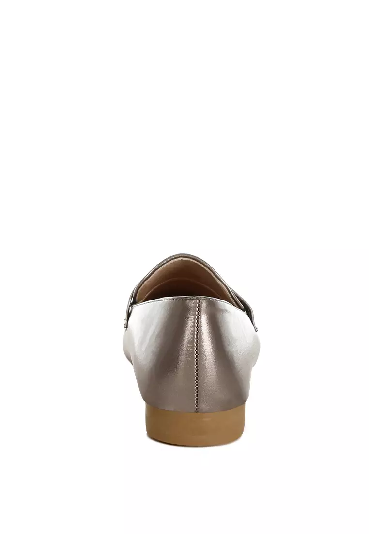 Sepatu Loafer Hak Datar Warna Perak