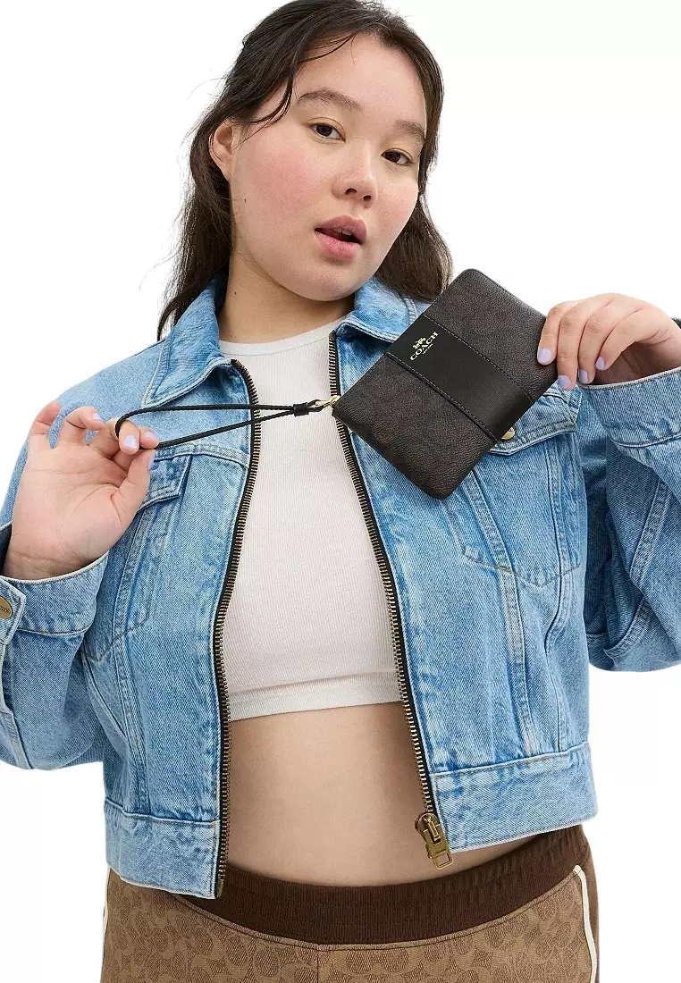 Corner Zip Wristlet In Signature Canvas With Stripe - Walnut/Black