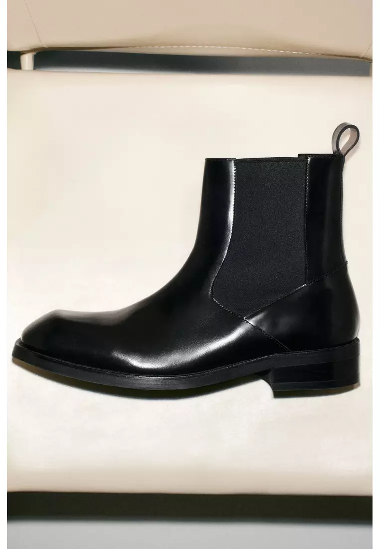 SQUARE-TOE LEATHER CHELSEA BOOTS