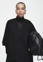 nha518です！美品✨COS V-NECK WOOL CAPEウール nha518です！美品✨COS V-NECK WOOL CAPEウール