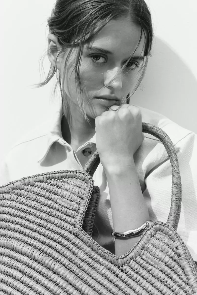 Straw shopper