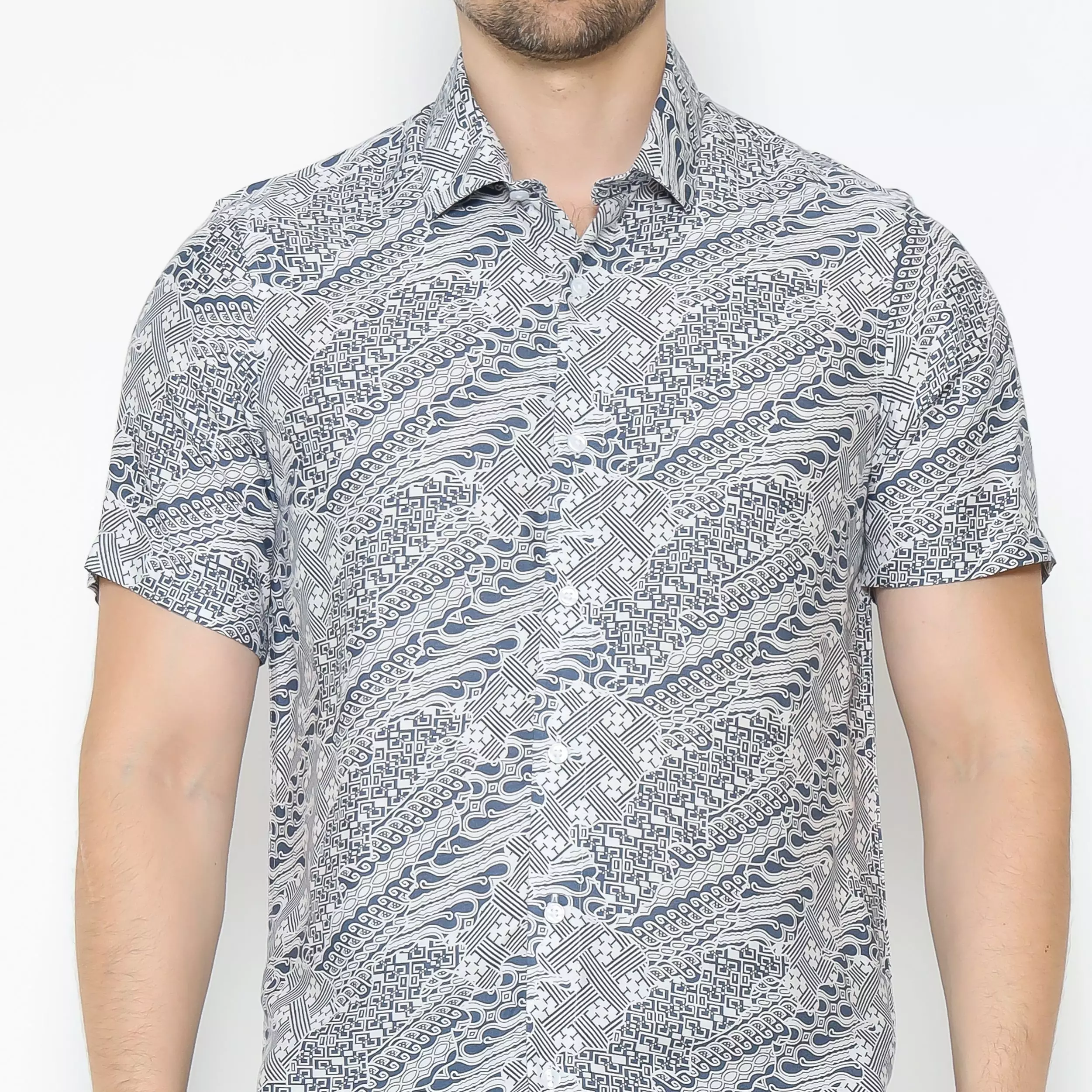 MAGINOT DHEKA WHITE Batik Pria Slim Fit Lengan Pendek