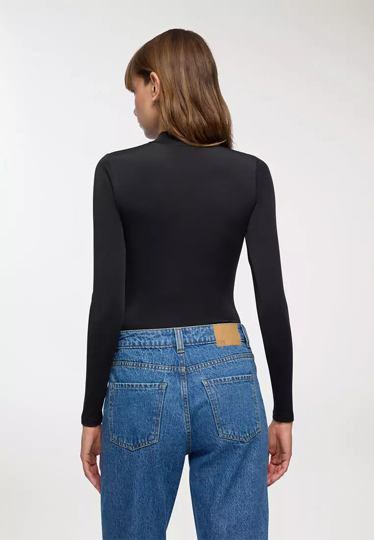 Woman Long-Sleeved T-Shirt