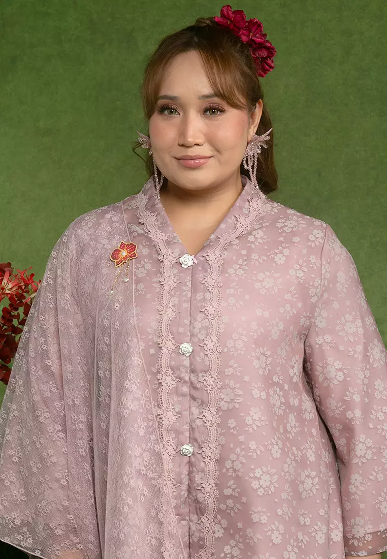 Laila Plus size Kebaya with Shawl