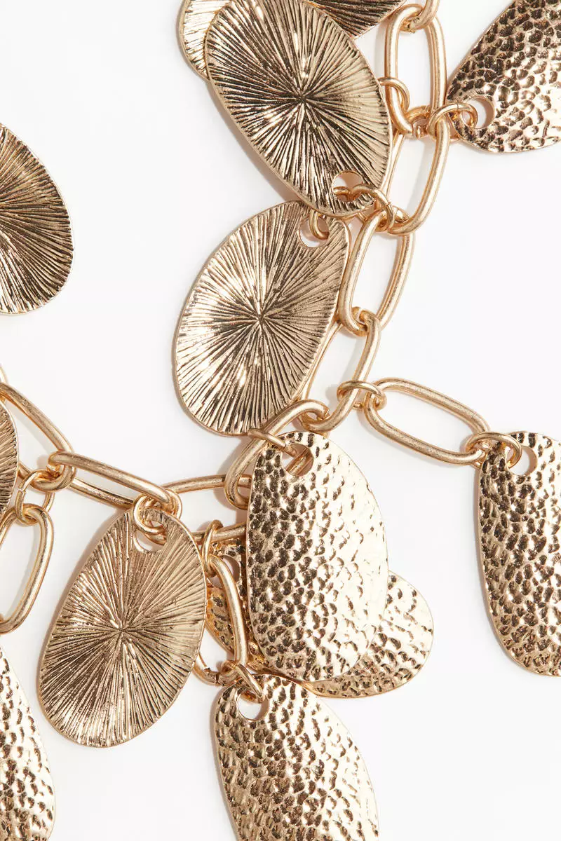 Metal-disc pendant necklace