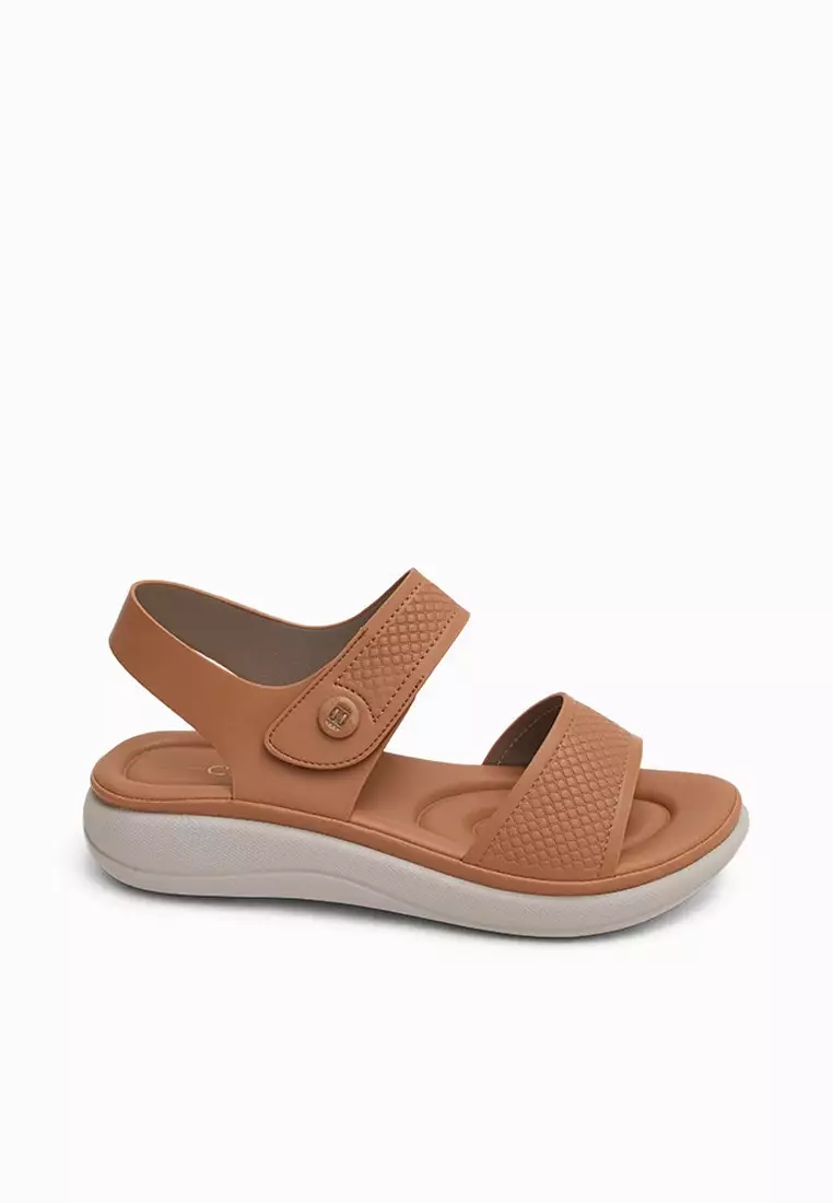 Discount on Cln  shoes - SKU: Mirella Wedge Sandals