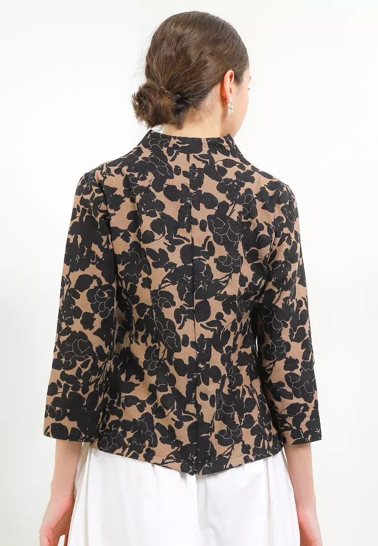 B.Swan-Necked 7/8-length Sleeves+Lining