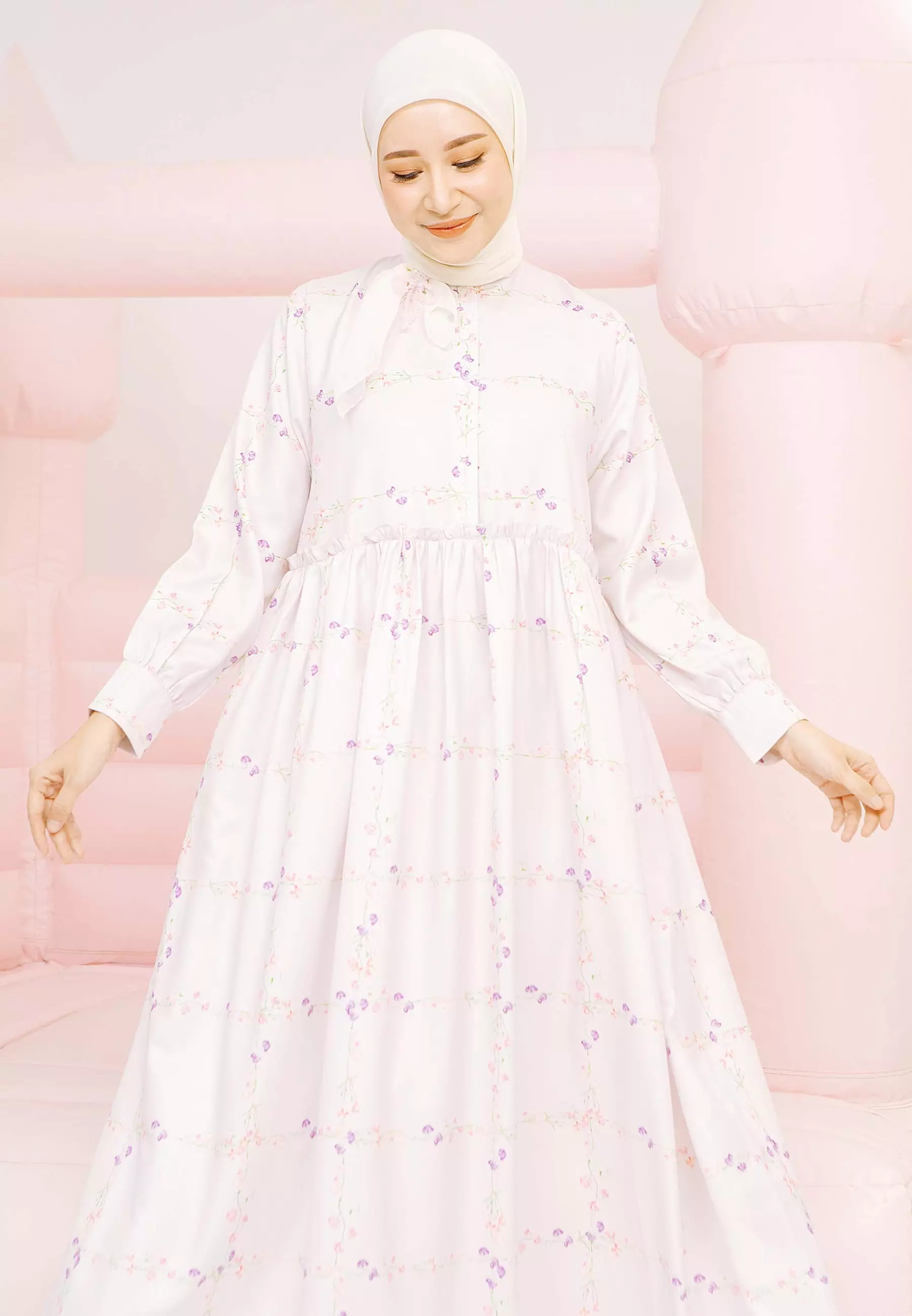 HijabChic Faye Soft Pink Dress - Dress Lebaran Kekinian Motif Bunga Pink Ruffle Busui Friendly