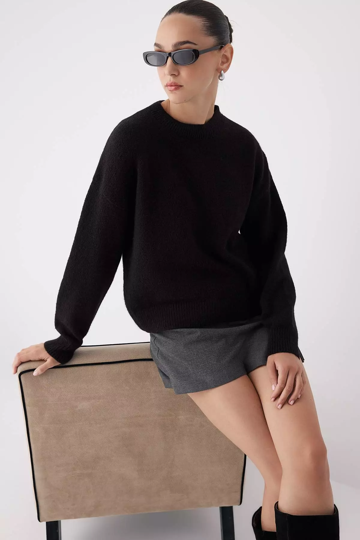 Black Alpaca Wool Blended Premium/Special Yarn Wide Fit Basic Knitwear Sweater