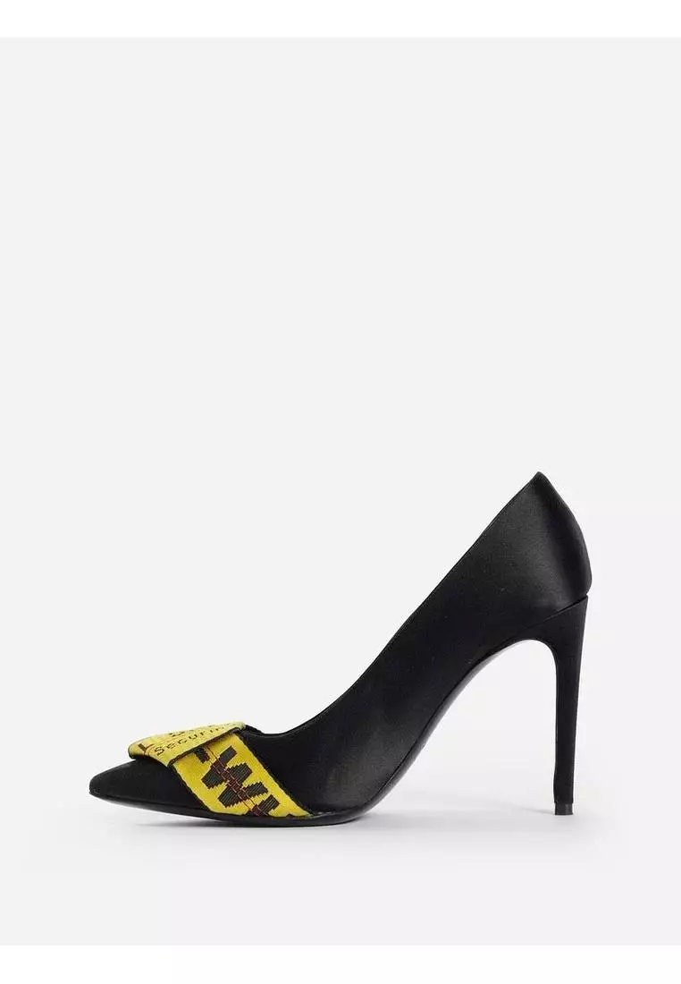 Pumps outlet off white