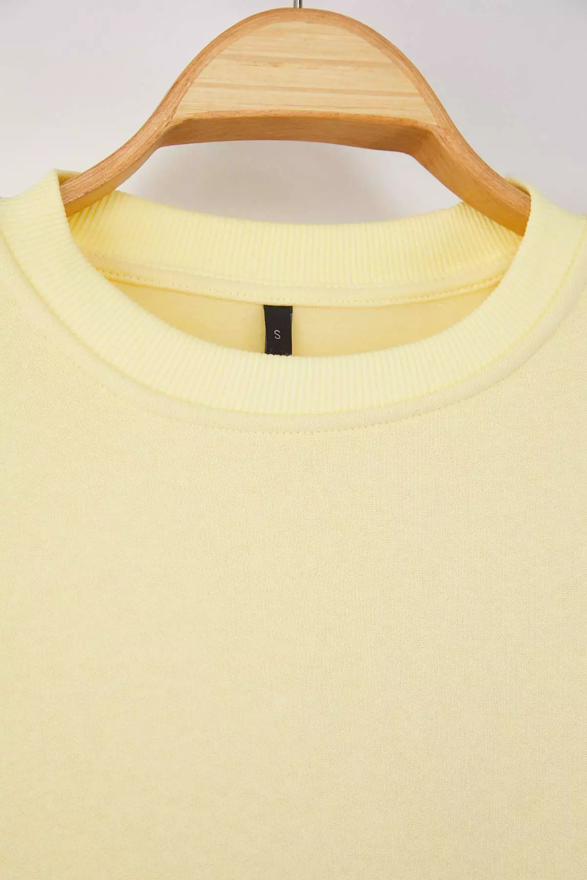 Light Yellow Oversize/Relaxed Cut Basic Crew Neck Thick/Polarized Inside Knitted Sweatshirt Twoaw24Sw00102
