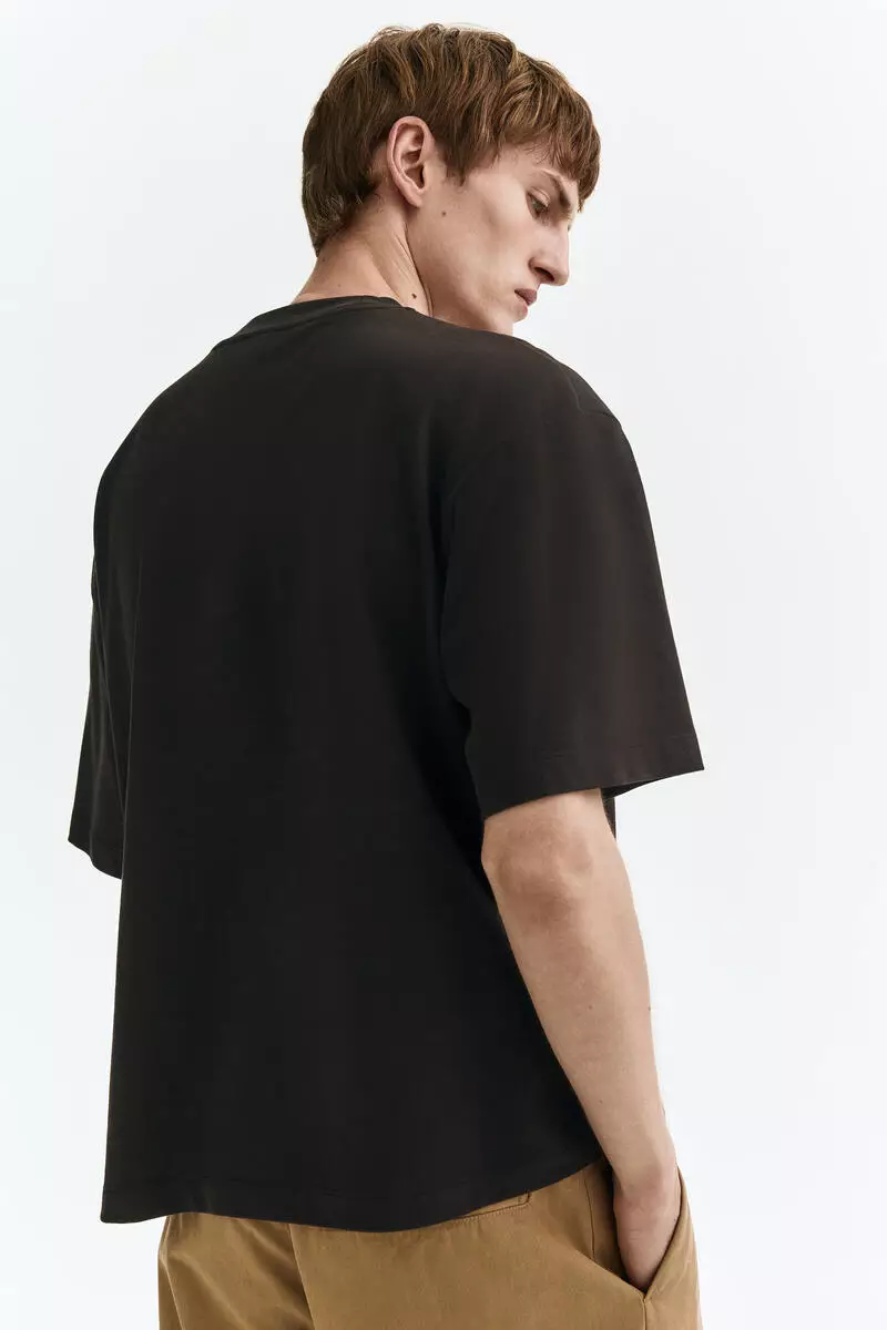 Loose Fit Boxy-style T-shirt