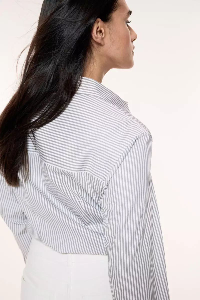 Fitted poplin shirt