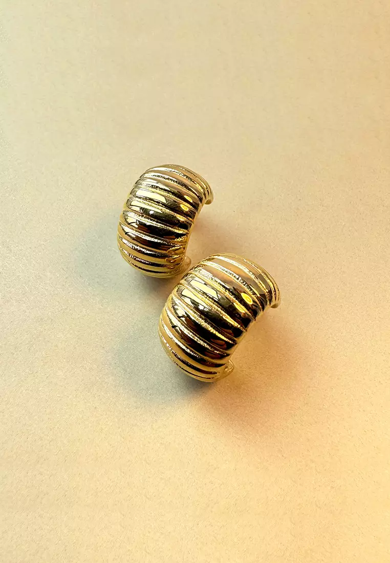Ridged Hoop Gold layered Stud Earrings