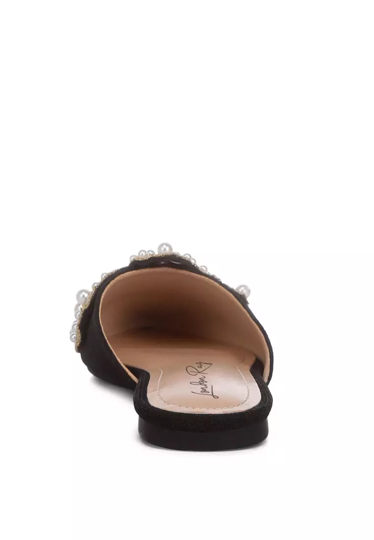 Mules mutiara halus yang dihias dalam Warna Hitam