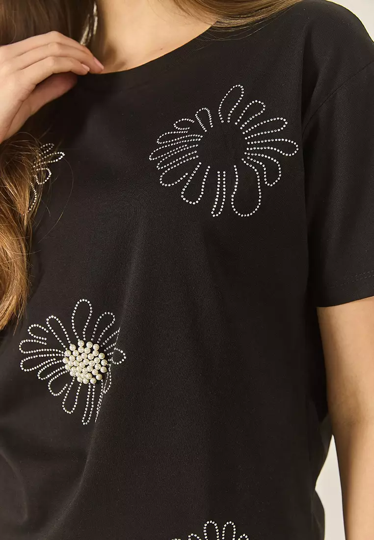 Women's Flower Motif Stone Bead Embroidered Regular Fit Cotton T-Shirt 8128 60283300