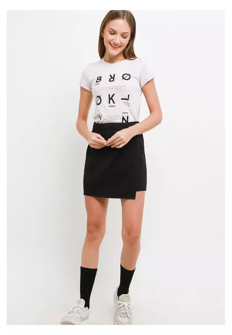 Kaos Wanita Half Cream