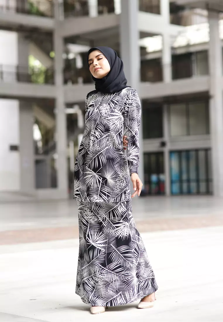 Rina Printed Kurung Black Leaf Flower