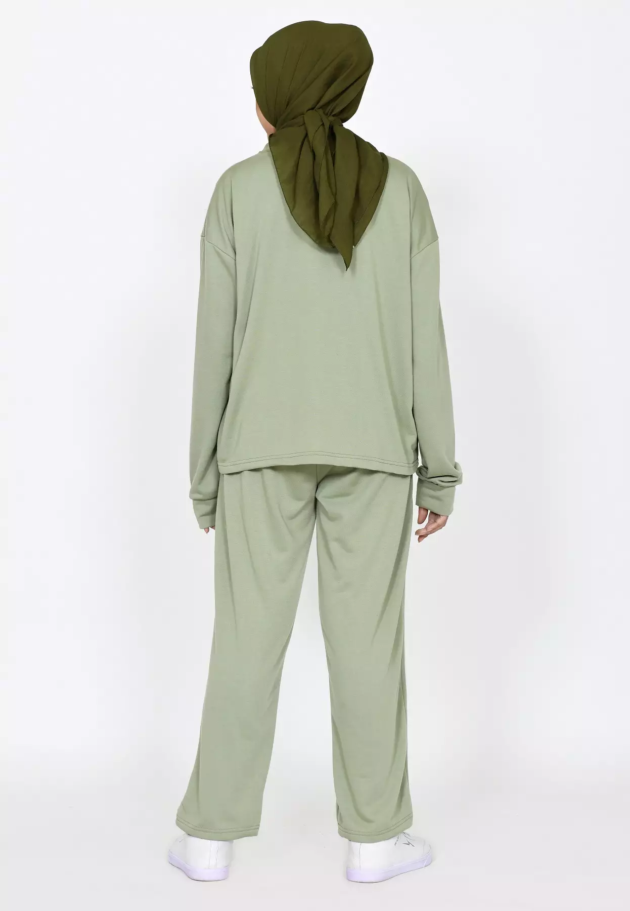 SET Training Sporty Trisya