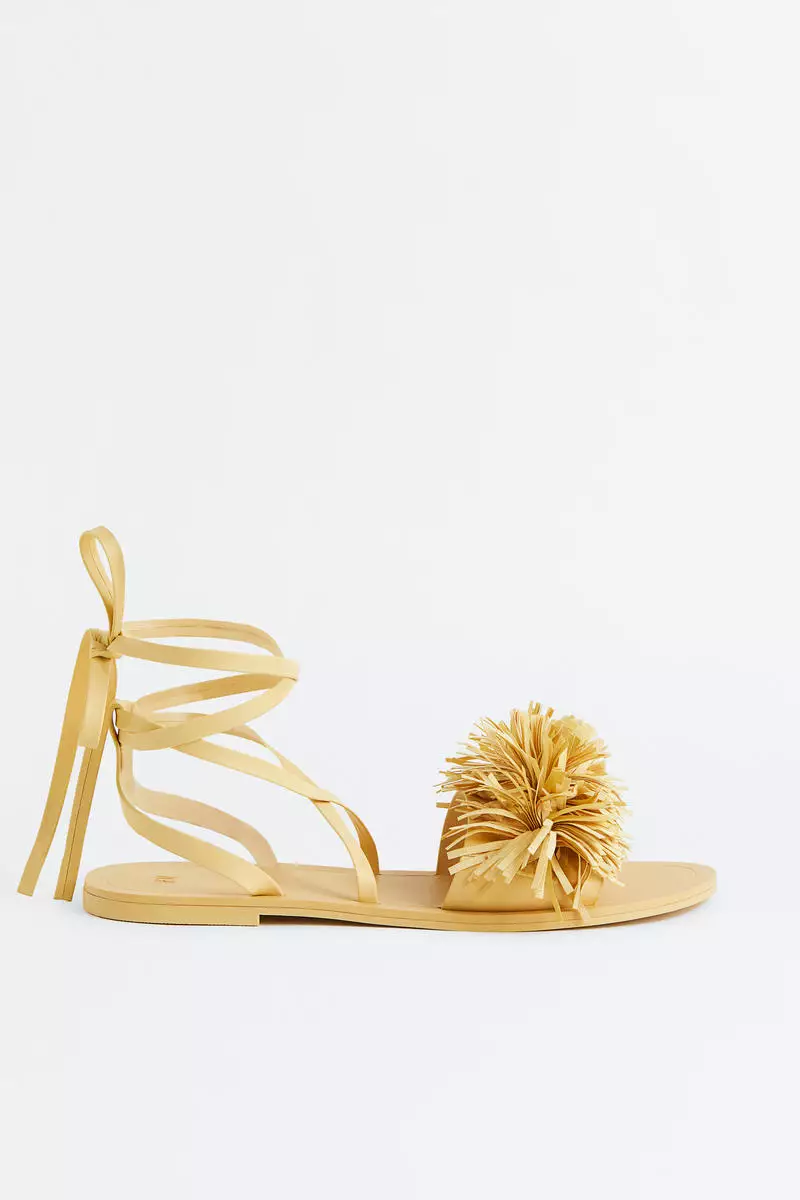 Discount on H&M  shoes - SKU: Tasselled sandals