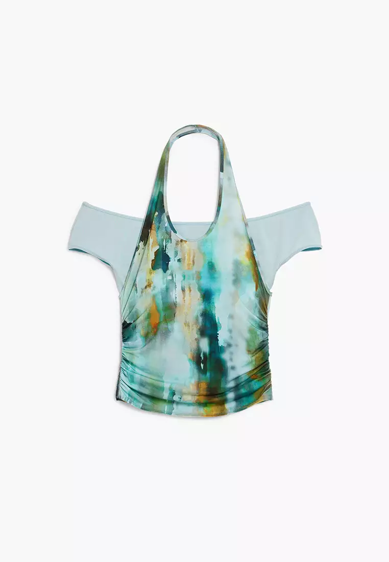 T-shirt with detachable short sleeves