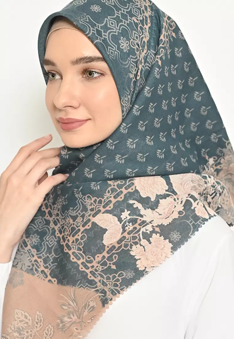 Jual VIP Couture VIP Couture Kyla Scarf Biru Original 2024 | ZALORA ...