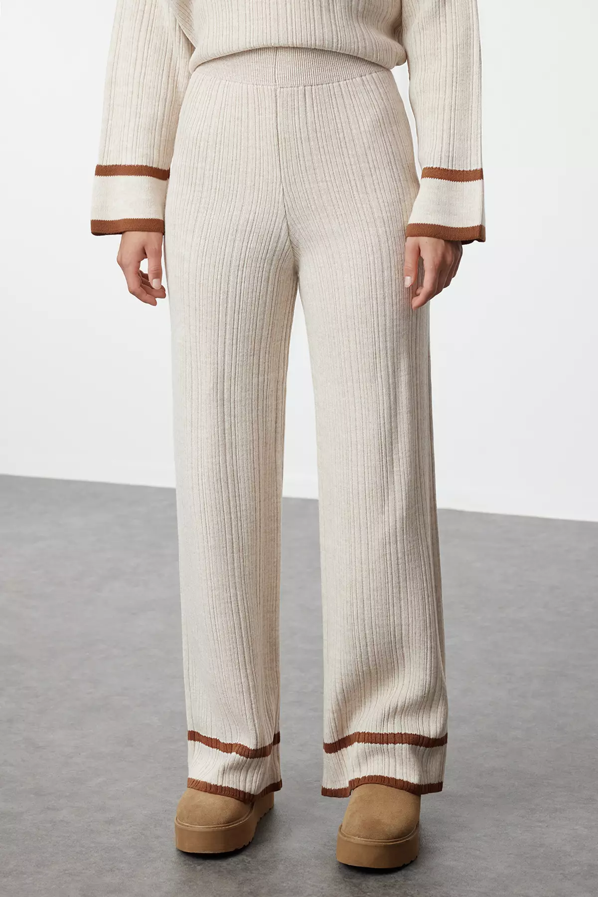 Stone Brown Piping Knitwear Sweater Trousers Bottom-Top Set TCTAW25US00015
