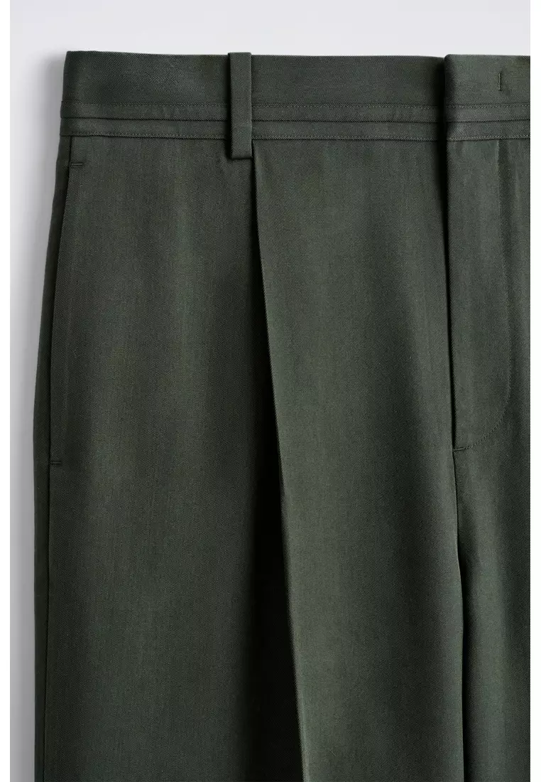 PLEATED WIDE-LEG TROUSERS