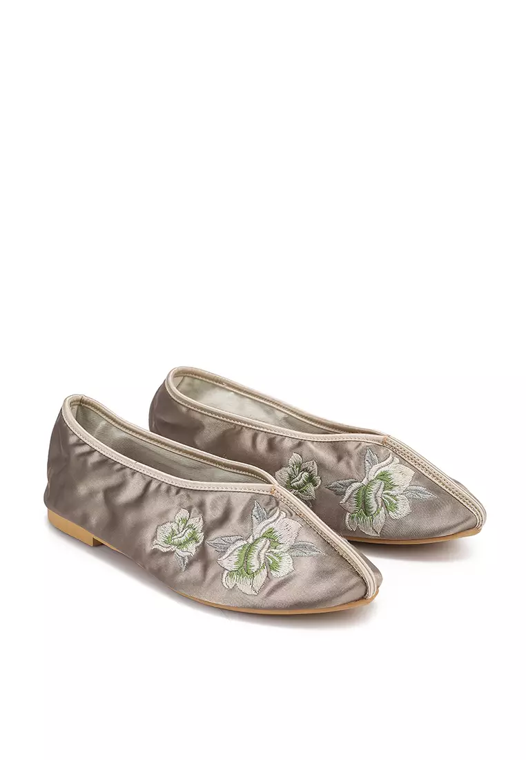 Chain shoes online on sale