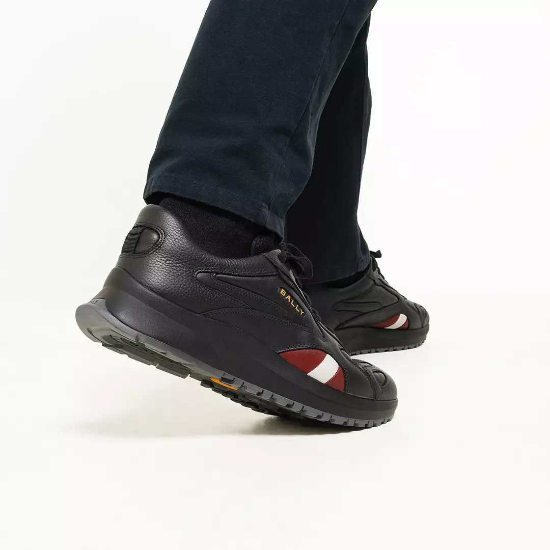 Dewy Sneakers in Leather - Black