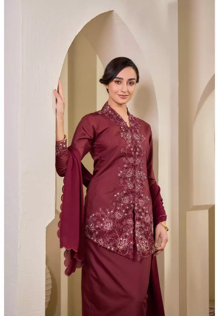 Kebaya Sulam Kaleela