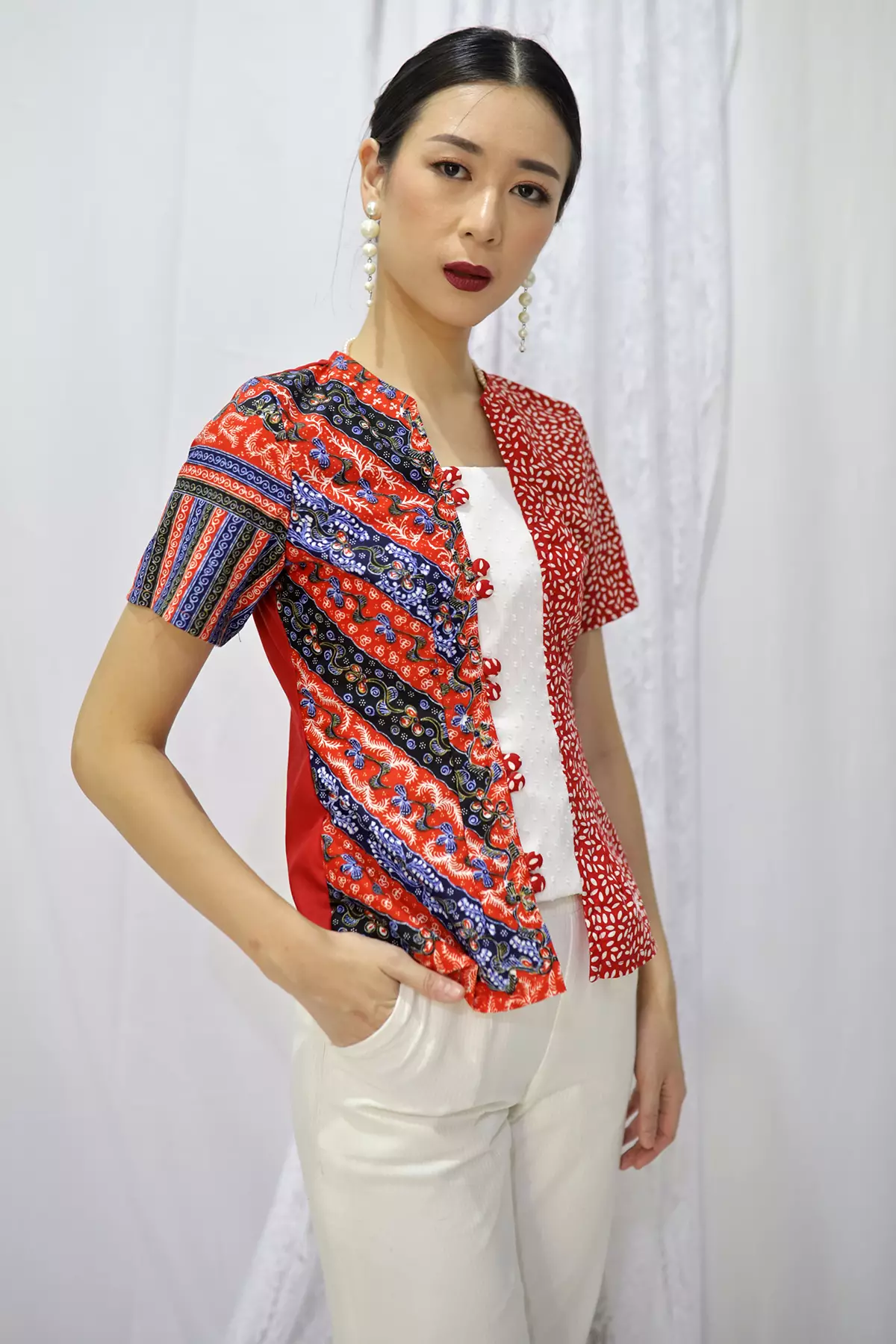 Anglaina Lasem Beras Tumpah Merah Kebaya Batik