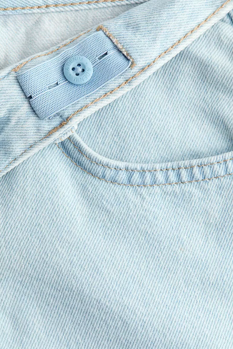 Loose-fit denim shorts