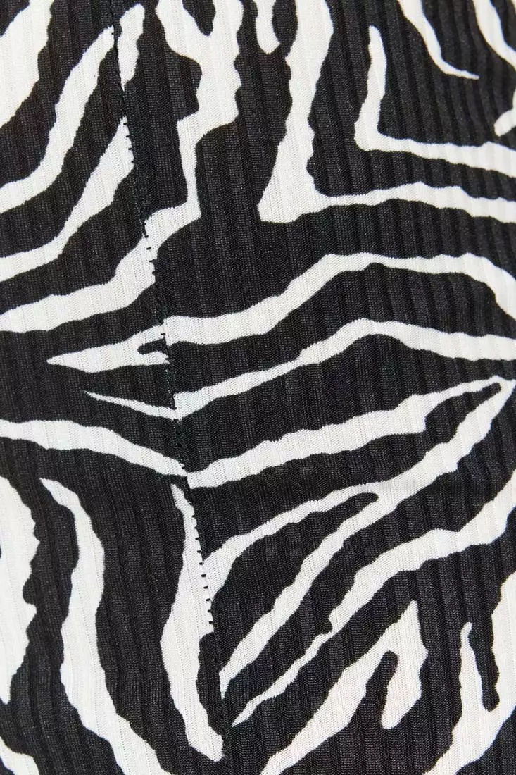 Zebra Print Slit Detailed High Waist Straight Knitted Pants
