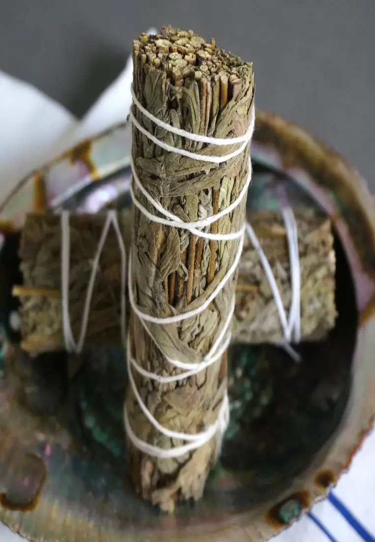 Buy diseno diseno Living California Mugwort Smudge Stick Bundle 4