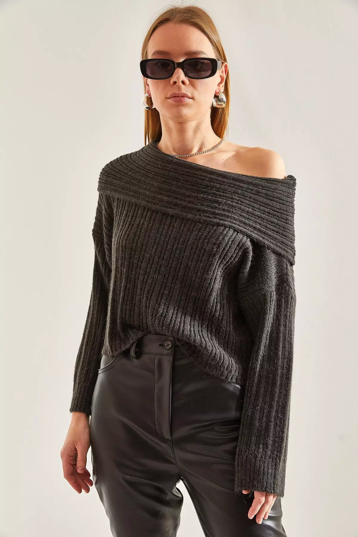 Women's Ruffle Collar Sweater