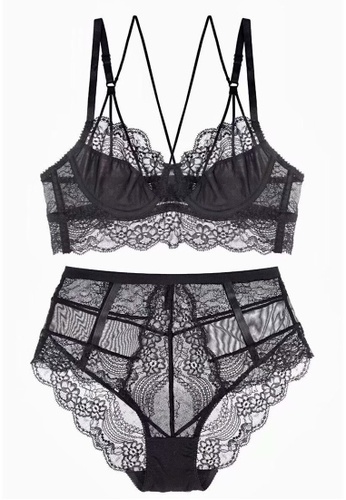 W.Excellence black Premium Black Lace Lingerie Set (Bra and Underwear) B2DFFUSA220972GS_1