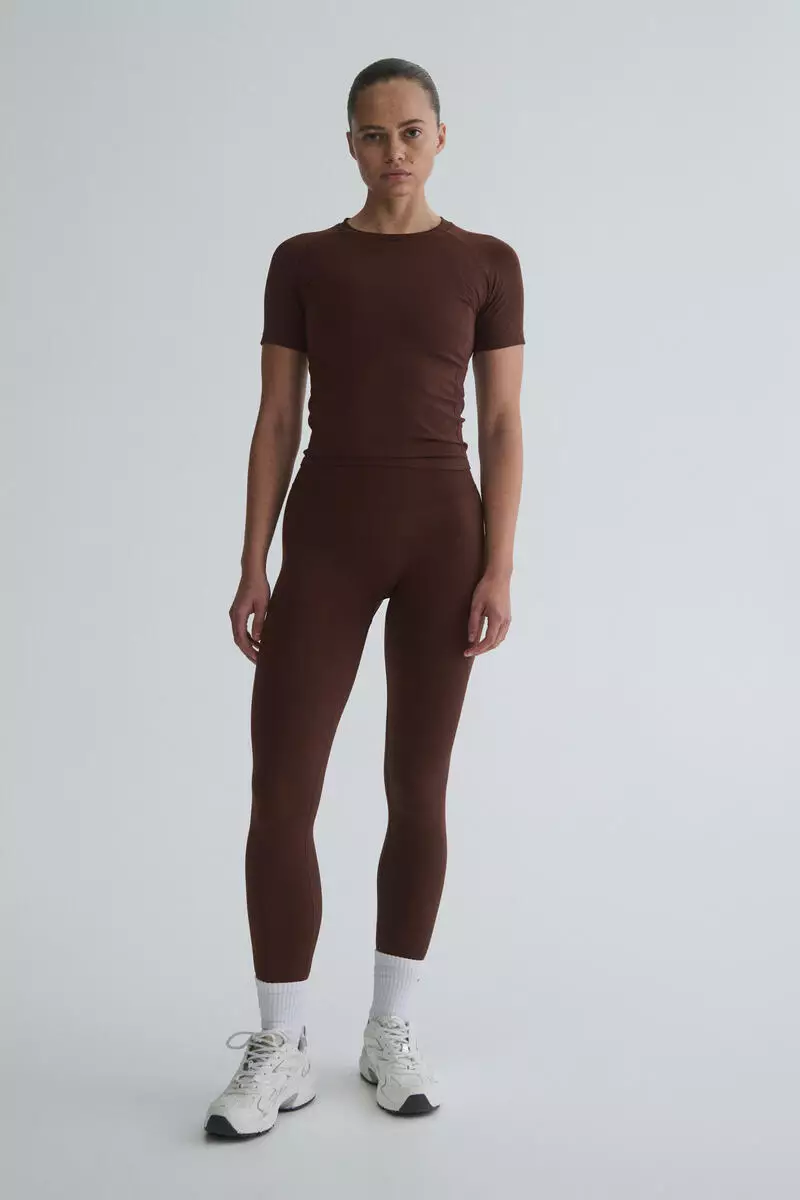 Seamless Slim Fit Sports T-shirt with DryMove™