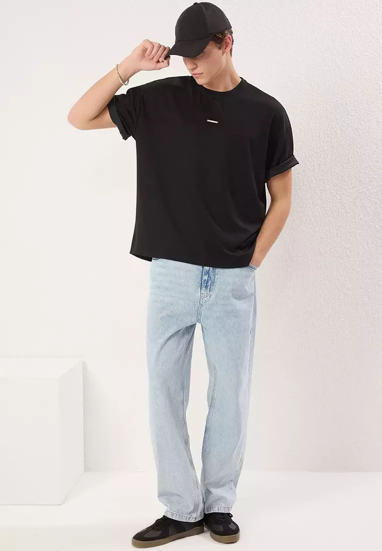 Black Oversize/Wide Cut Metal Label Detail Soft Tissue Interlock Fabric T-Shirt TMNSS25TS00105