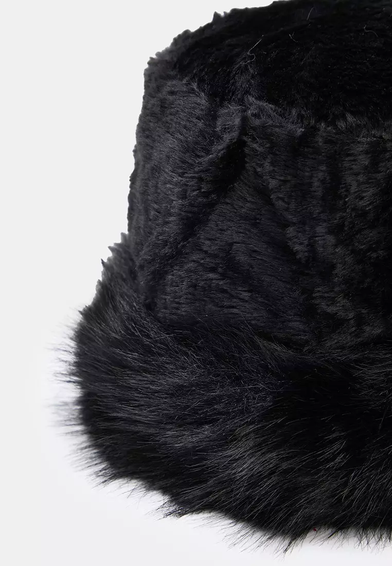 Plush Fur Detailed Bucket Hat