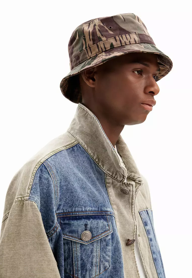 Desigual Man Hybrid parka jacket.