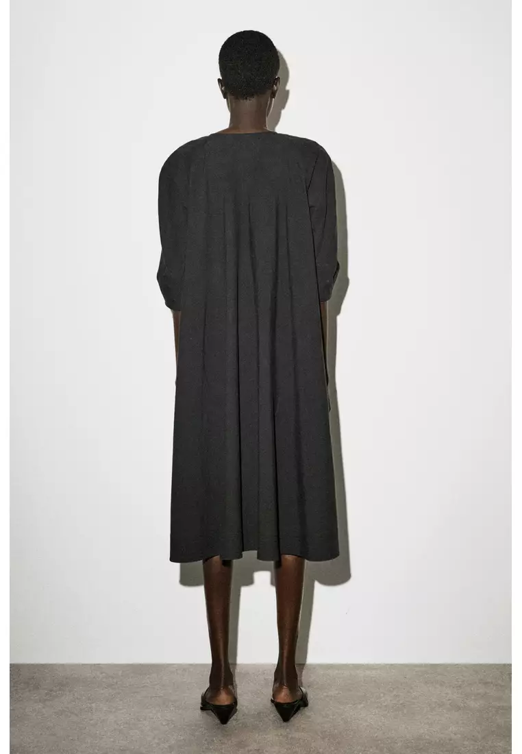 ROUNDED V-NECK COTTON MIDI DRESS